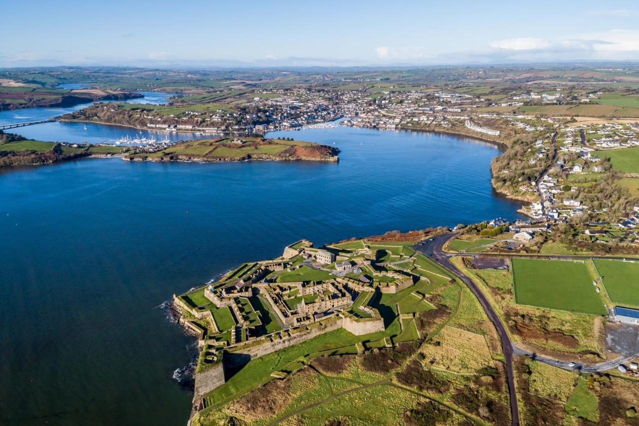 Four Winds,Kinsale Town,Exquisite Holiday Homes,Sleeps 26 外观 照片