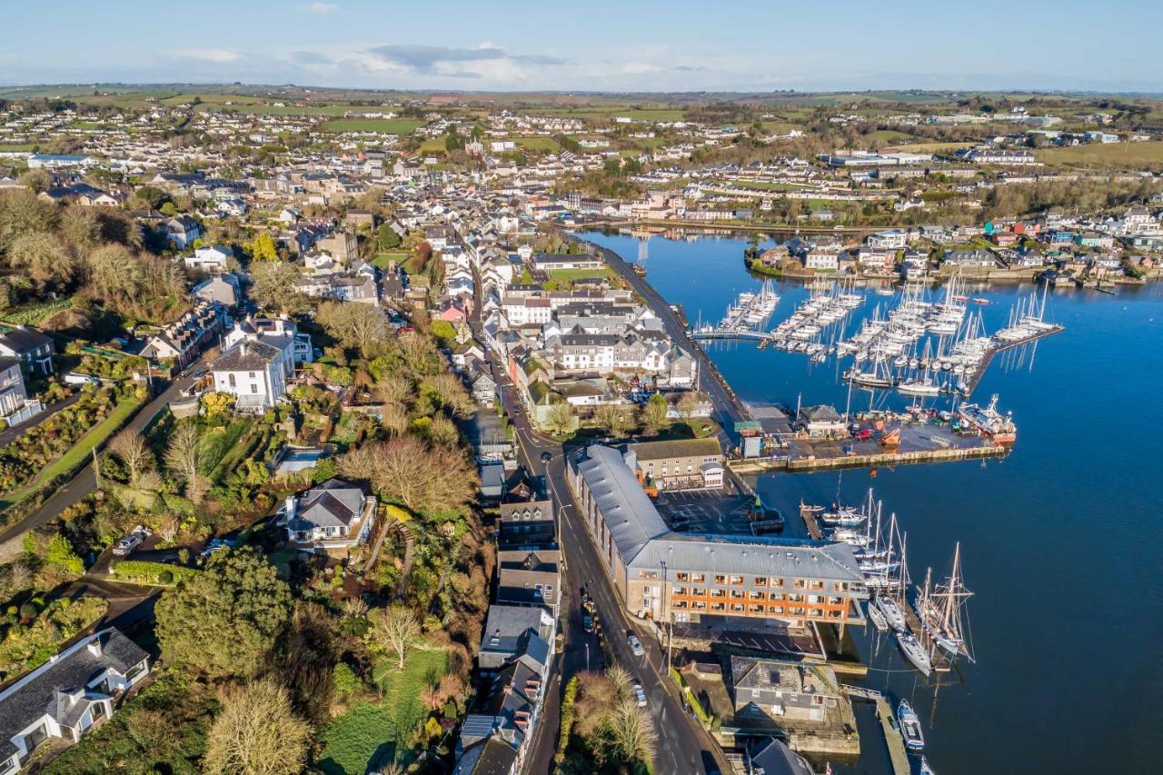 Four Winds,Kinsale Town,Exquisite Holiday Homes,Sleeps 26 外观 照片